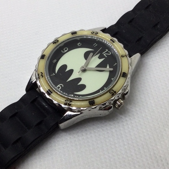 RARE Batman Watch - Glows in the Dark - Picture 2 of 7